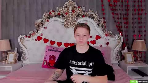 Snapshot of simonwarner chatting on February 24, 8:45 am Simon online show from February 24, 8:45 am