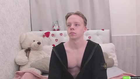 Snapshot of simonwarner chatting on February 27, 9:20 am Simon online show from February 27, 9:20 am