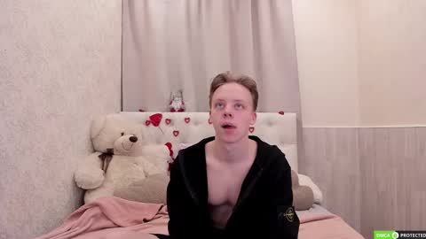 Snapshot of simonwarner chatting on February 28, 8:48 am Simon online show from February 28, 8:48 am