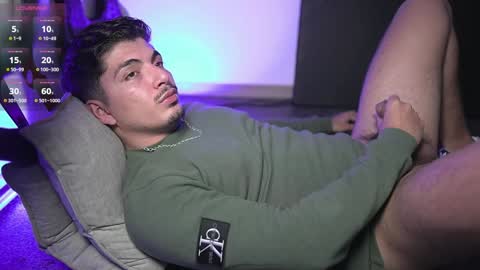 Snapshot of simoon_01 chatting on December 23, 8:25 pm SIMOON online show from December 23, 8:25 pm