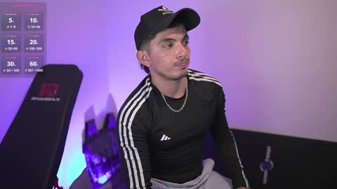 Snapshot of simoon_01 chatting on February 4, 5:53 am SIMOON online show from February 4, 5:53 am