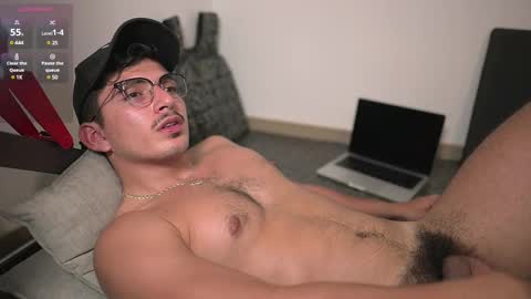 Snapshot of simoon_01 chatting on March 7, 8:13 am SIMOON online show from March 7, 8:13 am