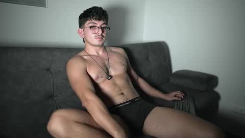 Snapshot of simoon_01 chatting on September 9, 6:24 am SIMOON online show from September 9, 6:24 am