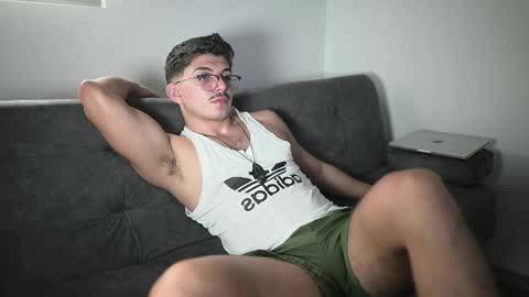 Snapshot of simoon_01 chatting on October 16, 10:11 pm SIMOON online show from October 16, 10:11 pm