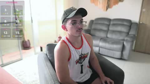 Snapshot of simoon_01 chatting on October 25, 2:24 pm SIMOON online show from October 25, 2:24 pm