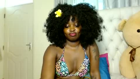 Snapshot of simply_eve1 chatting on June 18, 4:13 am simply_eve1 online show from June 18, 4:13 am