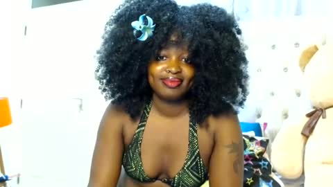 Snapshot of simply_eve1 chatting on June 21, 1:52 am simply_eve1 online show from June 21, 1:52 am