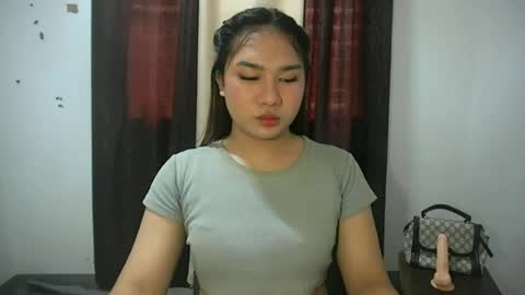 Snapshot of simply_francine chatting on June 30, 12:11 am simply francine online show from June 30, 12:11 am