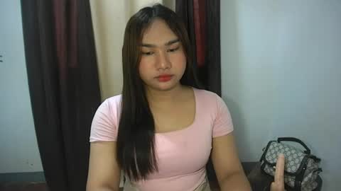 Snapshot of simply_francine chatting on July 10, 1:21 am simply francine online show from July 10, 1:21 am