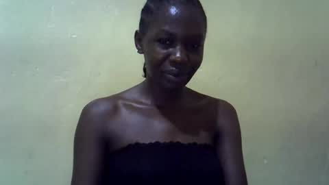 simplyloy33 online show from July 7, 7:23 am