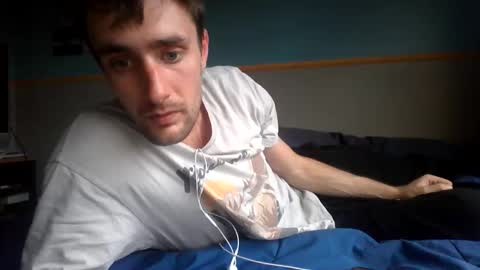 simplytoobored online show from April 10, 8:24 pm