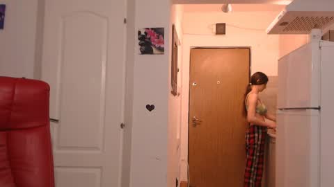 simyhvn online show from March 31, 5:13 pm