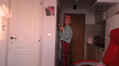 simyhvn online show from April 7, 4:13 am