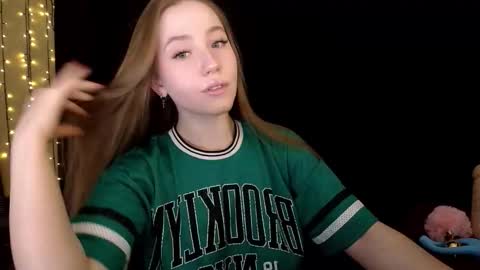 Sindi online show from December 3, 12:25 pm