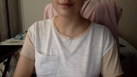 Snapshot of sindrastone chatting on December 11, 10:27 pm Sindra online show from December 11, 10:27 pm