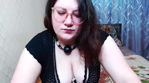 Snapshot of sindyjenice chatting on December 2, 7:25 am Angela online show from December 2, 7:25 am