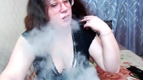 Snapshot of sindyjenice chatting on December 4, 6:22 am Angela online show from December 4, 6:22 am