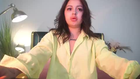 Snapshot of sinfulkittenn chatting on July 5, 5:47 am Kira online show from July 5, 5:47 am