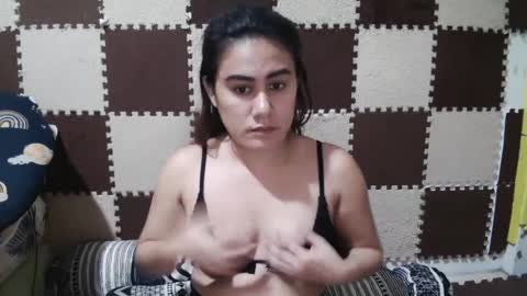 Snapshot of singlemomma31 chatting on February 1, 3:50 pm stef online show from February 1, 3:50 pm