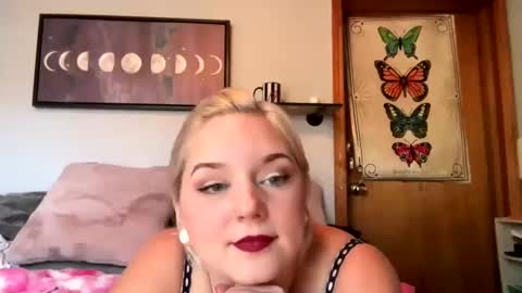 singlesexymom online show from December 5, 9:50 pm