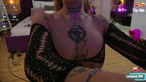 Snapshot of sinners_muse chatting on February 2, 8:30 pm Sinners Muse online show from February 2, 8:30 pm