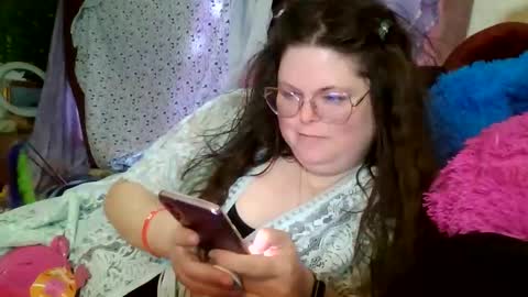 Siofra online show from April 11, 9:41 pm