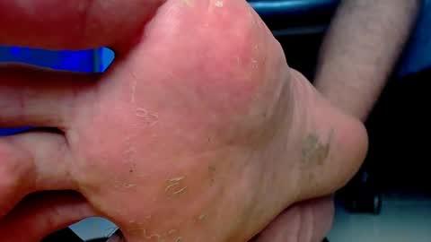 only foot                         worshipers here online show from September 16, 4:46 am