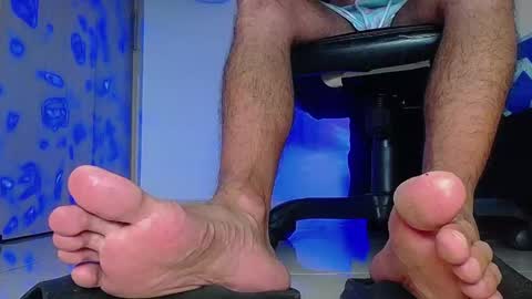 only foot                         worshipers here online show from November 3, 4:47 am