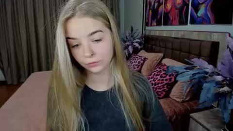 SirenaBloom online show from October 28, 10:30 am