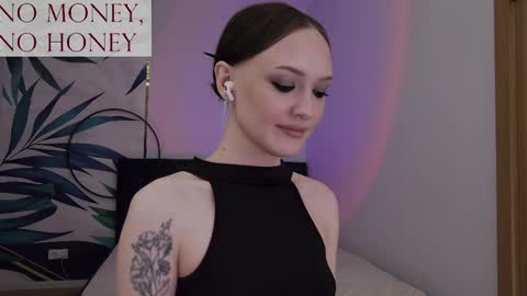 Snapshot of sirenaswhisper chatting on May 26, 2:35 pm Goddess Sirena online show from May 26, 2:35 pm