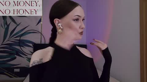 Snapshot of sirenaswhisper chatting on June 16, 2:03 am Goddess Sirena online show from June 16, 2:03 am