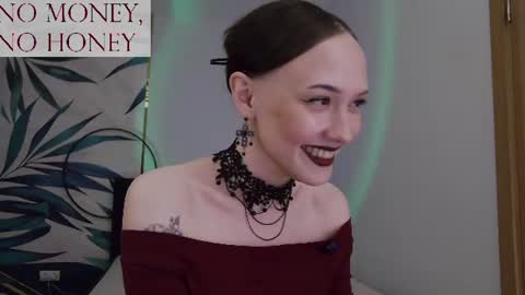 Snapshot of sirenaswhisper chatting on July 2, 8:26 pm Goddess Sirena online show from July 2, 8:26 pm