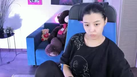 Snapshot of sirenmystique chatting on January 6, 7:28 pm Si online show from January 6, 7:28 pm