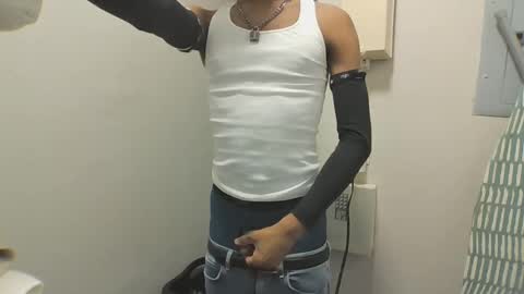 Snapshot of sirenofsin2002 chatting on January 23, 12:09 pm sirenofsin2002 online show from January 23, 12:09 pm