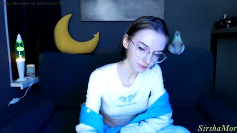 Snapshot of sirshamor chatting on December 20, 2:52 am SirshaMor online show from December 20, 2:52 am