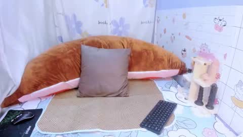 Snapshot of sisi_baby chatting on September 30, 3:22 am julila online show from September 30, 3:22 am