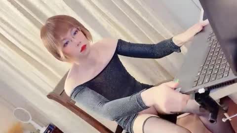 Snapshot of sissy_ada chatting on May 2, 12:10 pm Sissy Ada online show from May 2, 12:10 pm