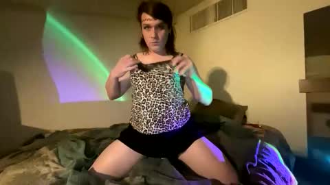 Snapshot of sissycockworshipper chatting on May 30, 8:55 am sissycockworshipper online show from May 30, 8:55 am