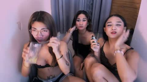 sissycumdumpster_goldey online show from April 25, 8:17 am