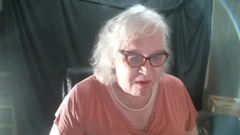 Snapshot of sissydianetx chatting on February 7, 12:31 am Sissy Diane online show from February 7, 12:31 am