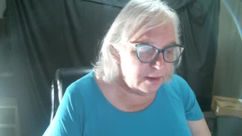 Snapshot of sissydianetx chatting on February 11, 12:38 am Sissy Diane online show from February 11, 12:38 am