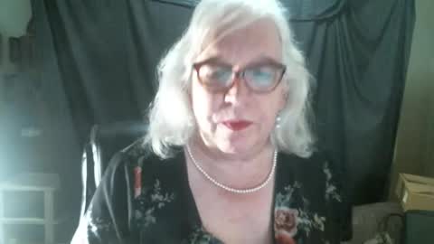 Snapshot of sissydianetx chatting on March 1, 12:39 am Sissy Diane online show from March 1, 12:39 am