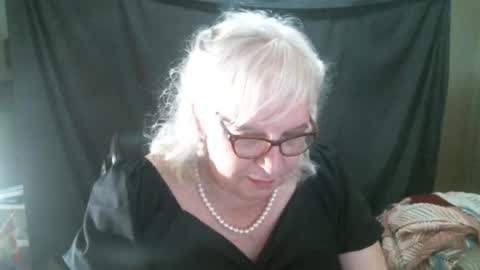 Snapshot of sissydianetx chatting on September 11, 11:38 pm Sissy Diane online show from September 11, 11:38 pm