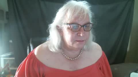 Snapshot of sissydianetx chatting on October 2, 11:34 pm Sissy Diane online show from October 2, 11:34 pm