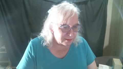 Snapshot of sissydianetx chatting on December 1, 12:37 am Sissy Diane online show from December 1, 12:37 am