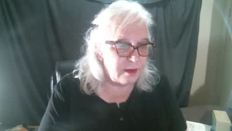 Snapshot of sissydianetx chatting on December 4, 12:42 am Sissy Diane online show from December 4, 12:42 am