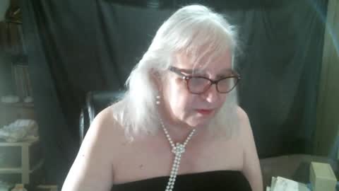 Snapshot of sissydianetx chatting on December 14, 2:00 pm Sissy Diane online show from December 14, 2:00 pm