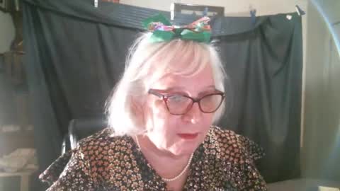 Snapshot of sissydianetx chatting on December 16, 12:26 am Sissy Diane online show from December 16, 12:26 am