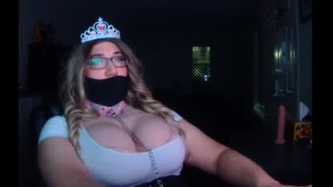 Snapshot of sissyjennybambi chatting on February 26, 9:42 am Sissy Jenny Bambi online show from February 26, 9:42 am