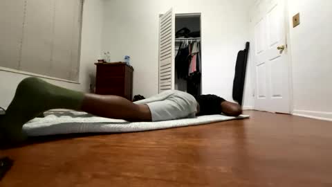 SIXFOOTFOURNINE online show from April 18, 2:26 am